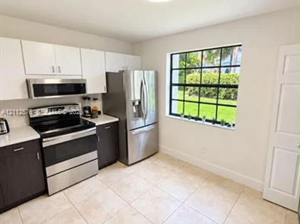 3552 Magellan Cir #Cu-126, Miami, FL 33180