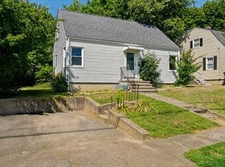 59 Apple Tree Ln, Weymouth, MA 02188