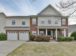 3201 Shadowy Retreat Dr, Matthews, NC 28104