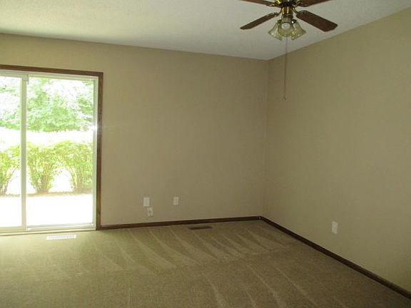 3rd image of 6351 Alderwood Cir APT B