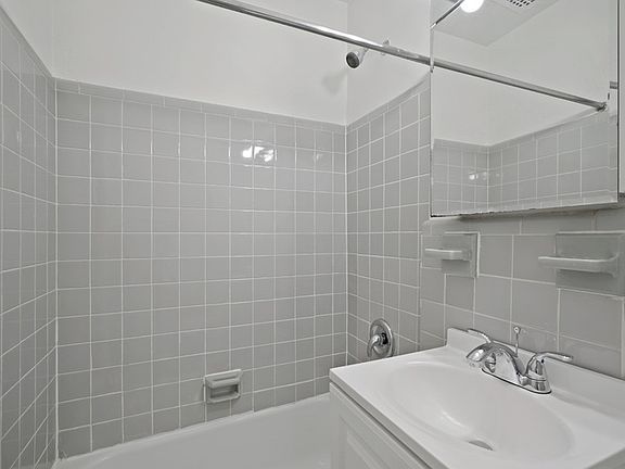5th image of 1582 1st Ave APT 4A