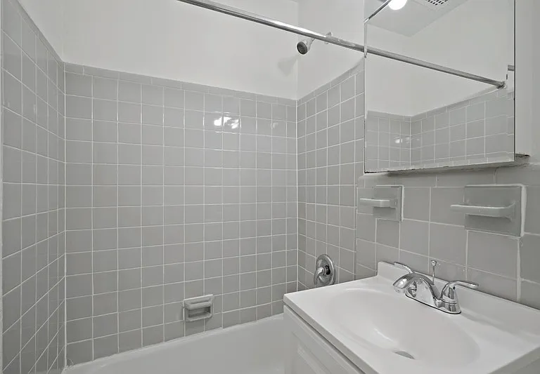 1582 1st Ave #4A — Photo 5