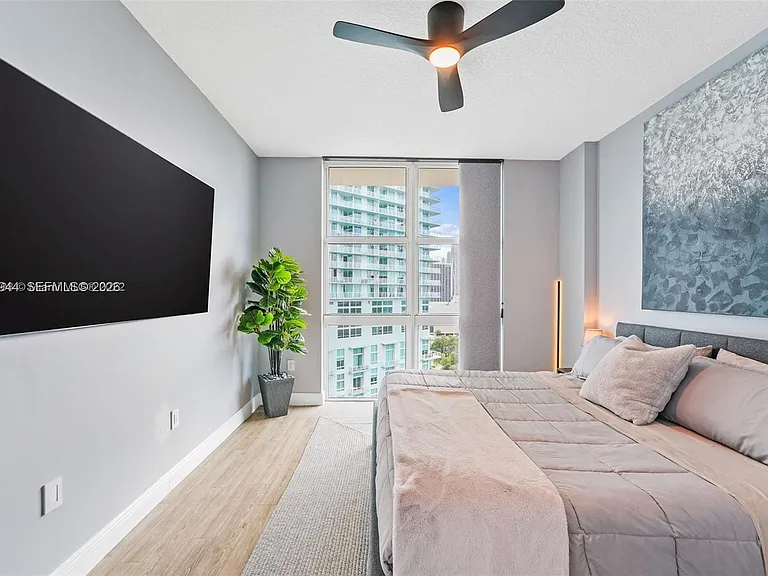 2000 N Bayshore Dr #1606 — Photo 18
