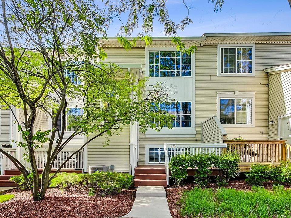 1st image of 313 Rosebud Ct #313