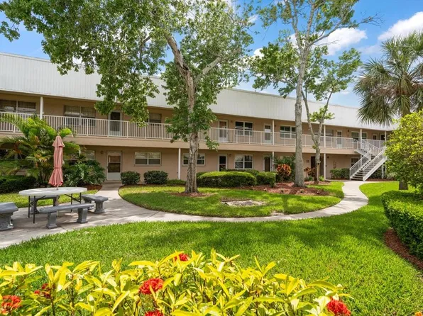 10039 62nd Ave N APT 5, Saint Petersburg, FL 33708