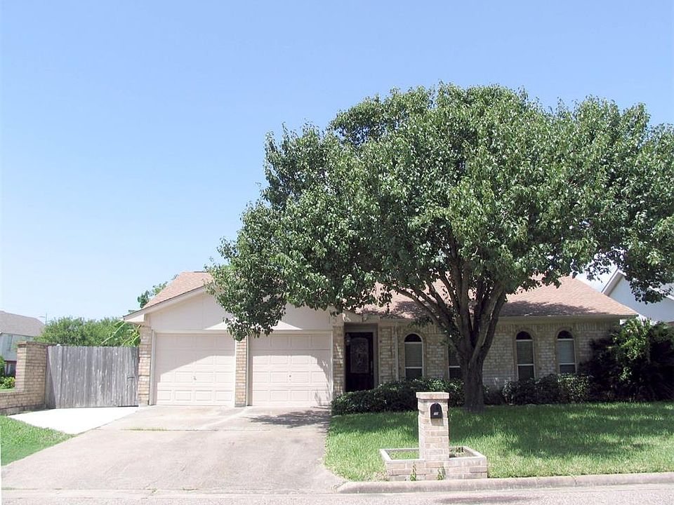 1st image of 15 Back Bay Cir