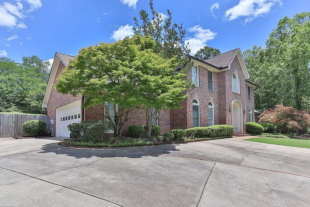 4 bed, 3357 sqft, $3,000 — Photo 4
