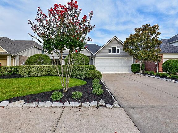 2nd image of 1423 Hidden Terrace Dr