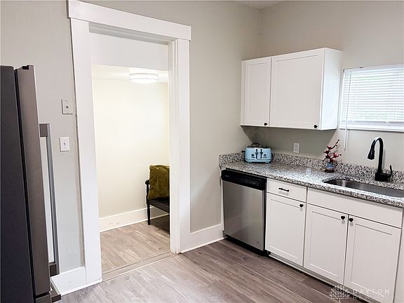 5th image of 425 Mound Ave