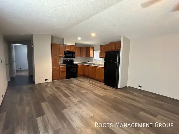 4th image of 1623 S Chester St #40