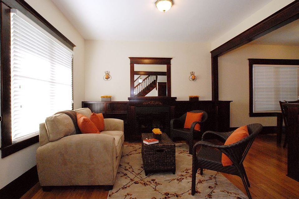 1st image of 1915 S Ainsworth Ave