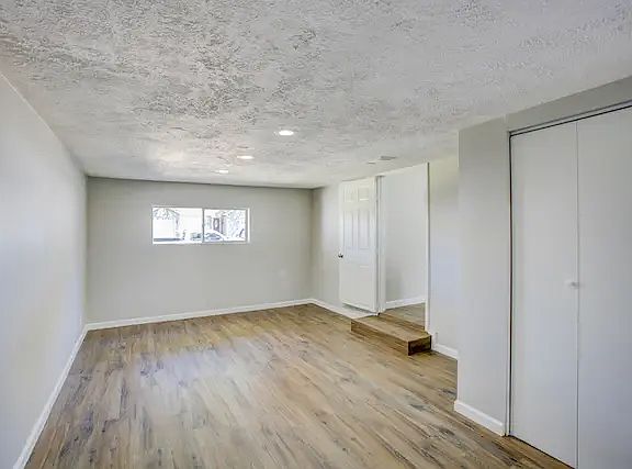 3rd image of 717 E Republic St