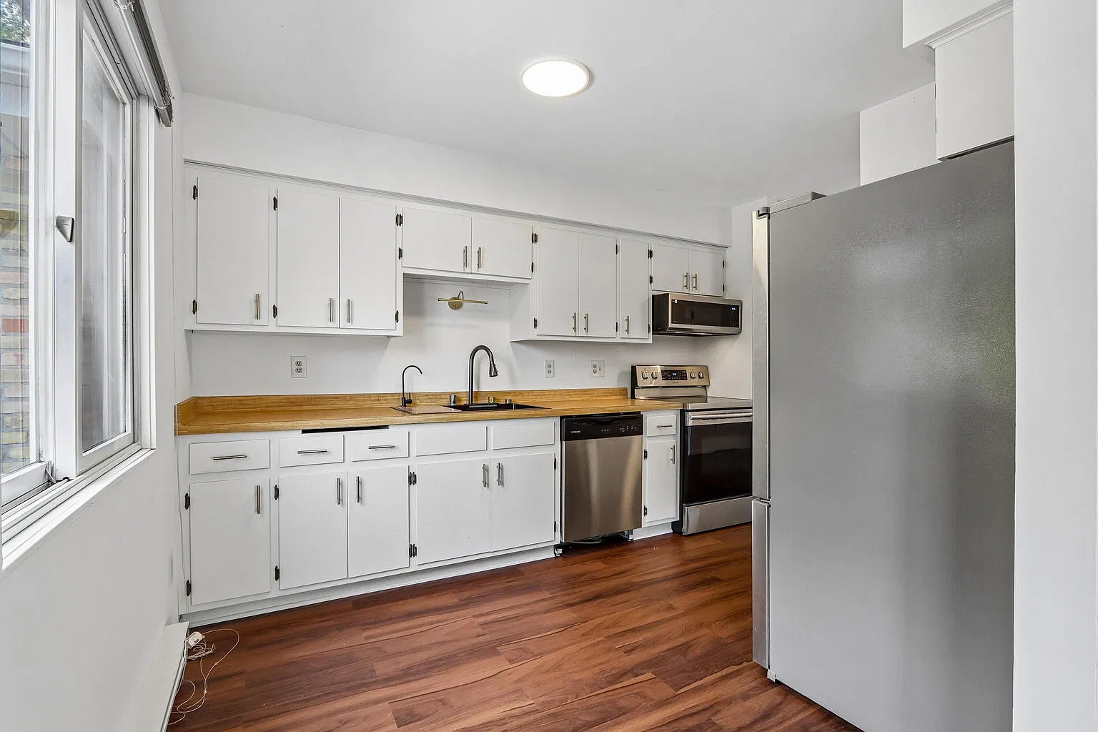 2 bed, 980 sqft, $1,500 — Photo 3