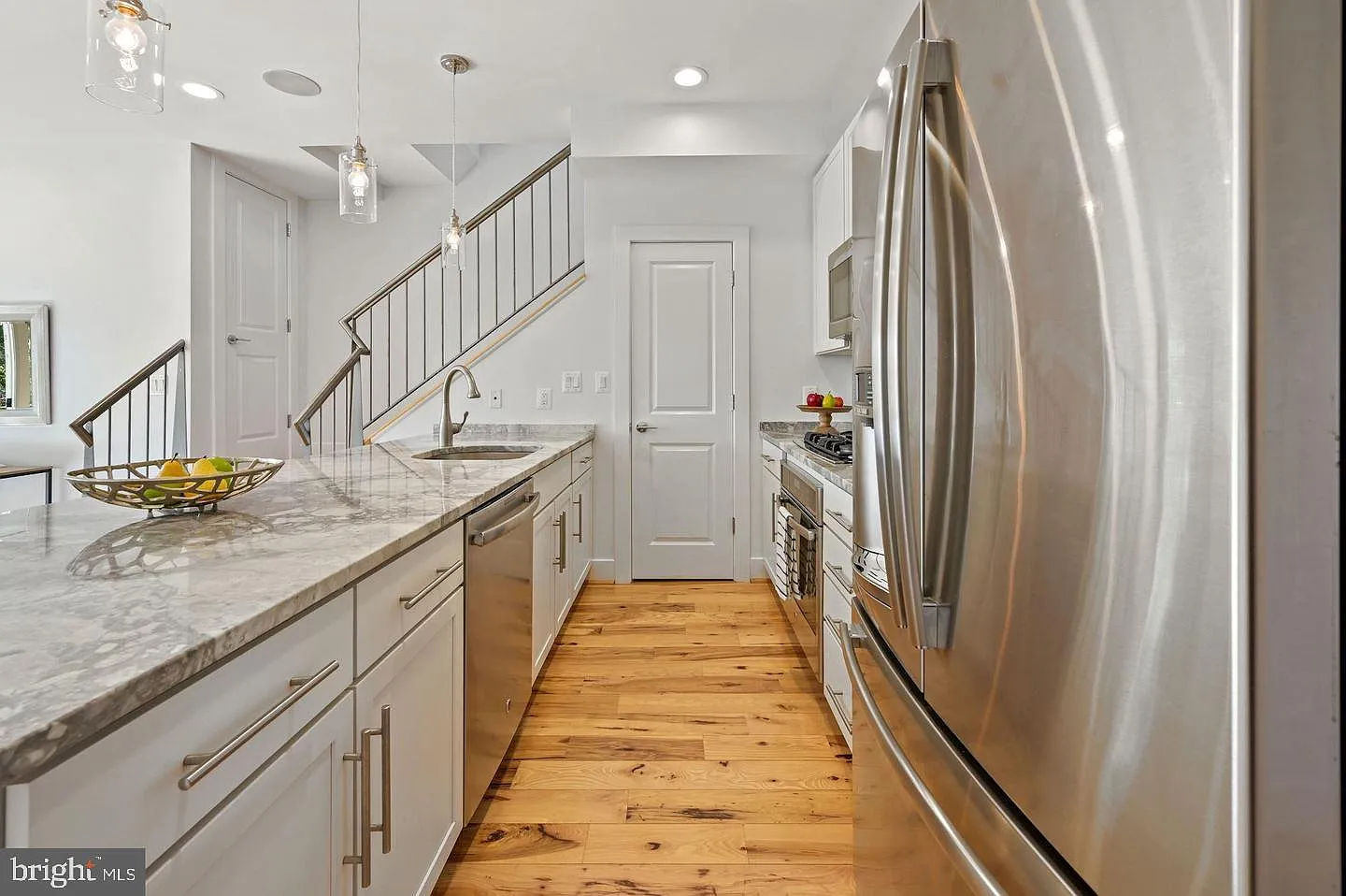 2 bed, 2.0 bath, 1272 sqft, $3,800 — Photo 3