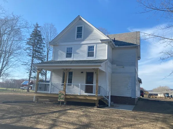 82 Comins Rd APT 2, Hadley, MA 01035