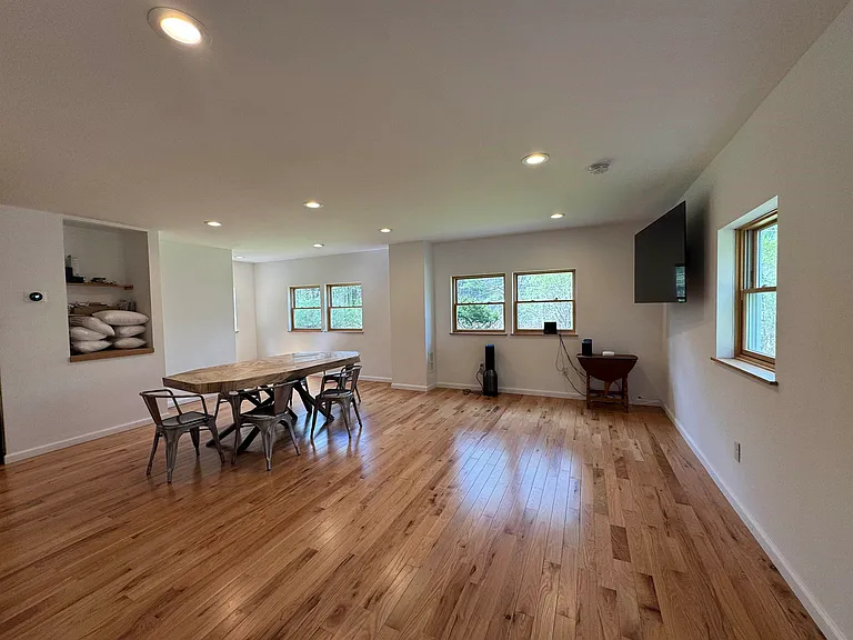 1377 Old Depot Rd — Photo 13