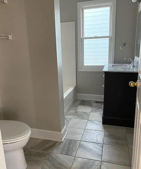 326 Gray Ave — Photo 7