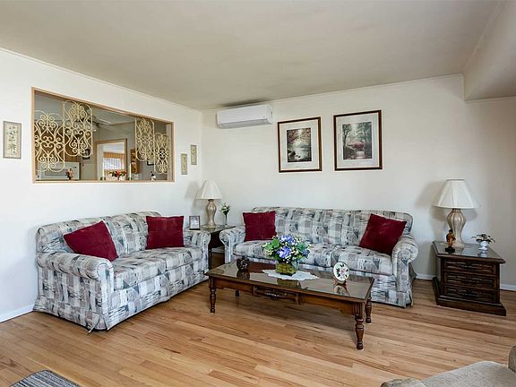 3rd image of 24 Namleps Ln