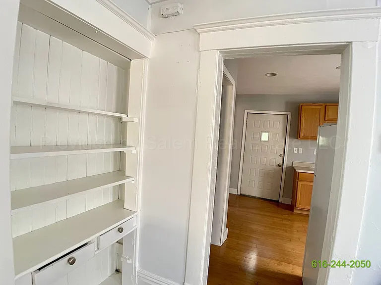 344 - 346 Diamond Ave SE — Photo 10