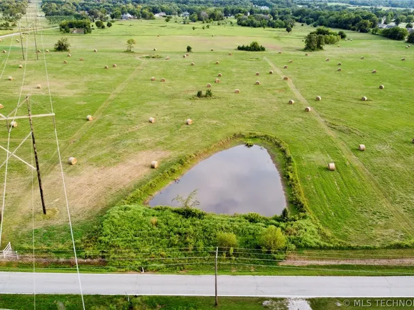 8610 E 480th Rd, Claremore, OK 74019
