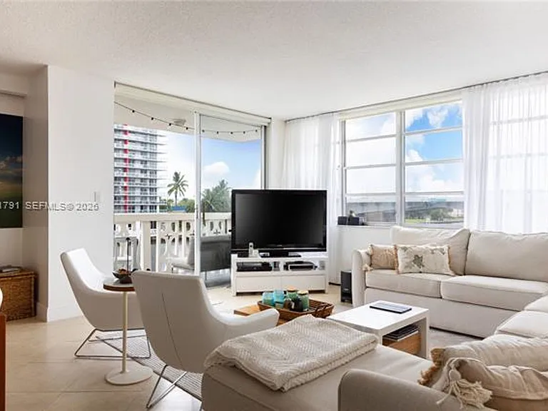 1817 S Ocean Dr #CU-320 — Photo 4