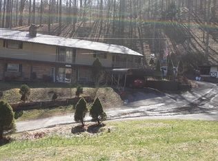 145 Denny St, Oceana, WV 24870