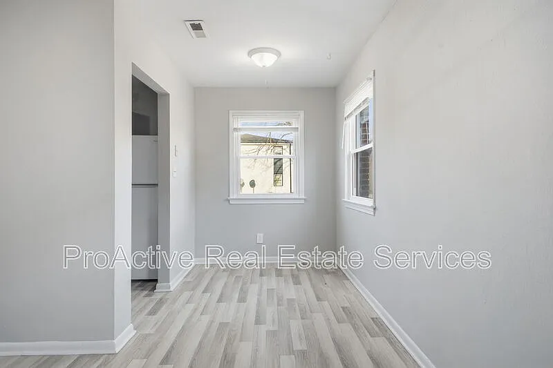 2 bed, 1.0 bath, 800 sqft, $1,525 — Photo 3