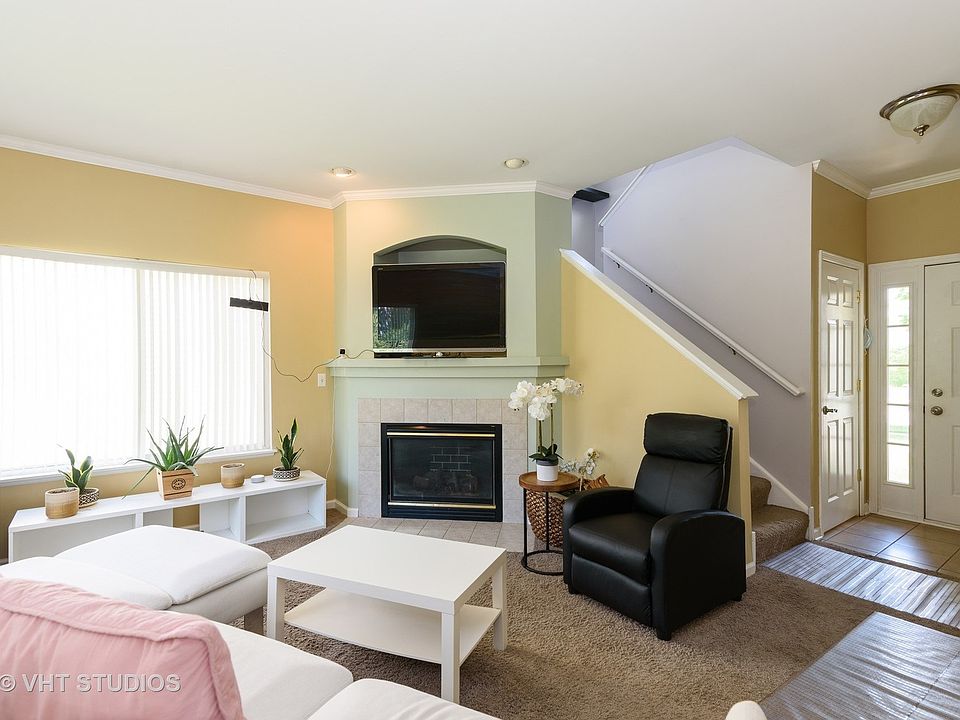 1st image of 272 Gregory M Sears Dr