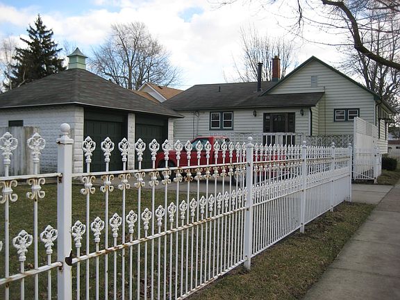4th image of 464 Pine St