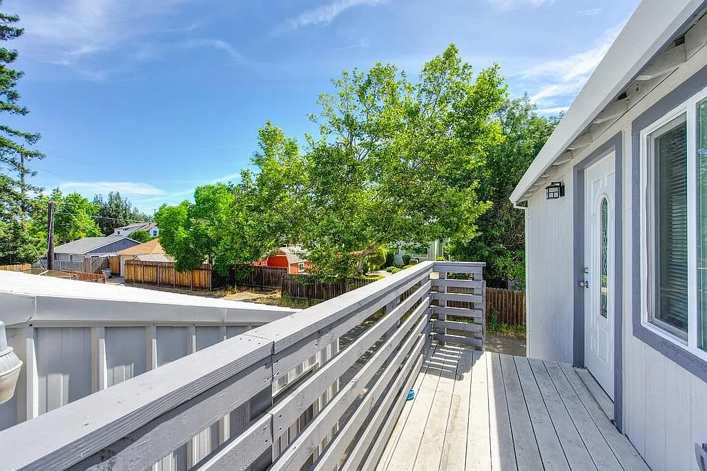 1 bed, 600 sqft, $1,550 — Photo 2