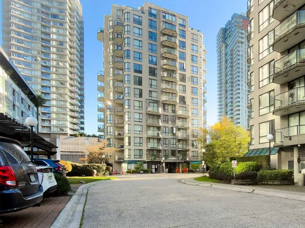 828 Agnes St #904, New Westminster, BC V3M 6R4
