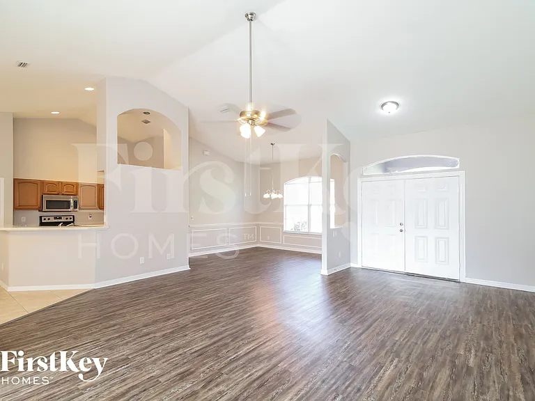 1406 Glenan Rd — Photo 3