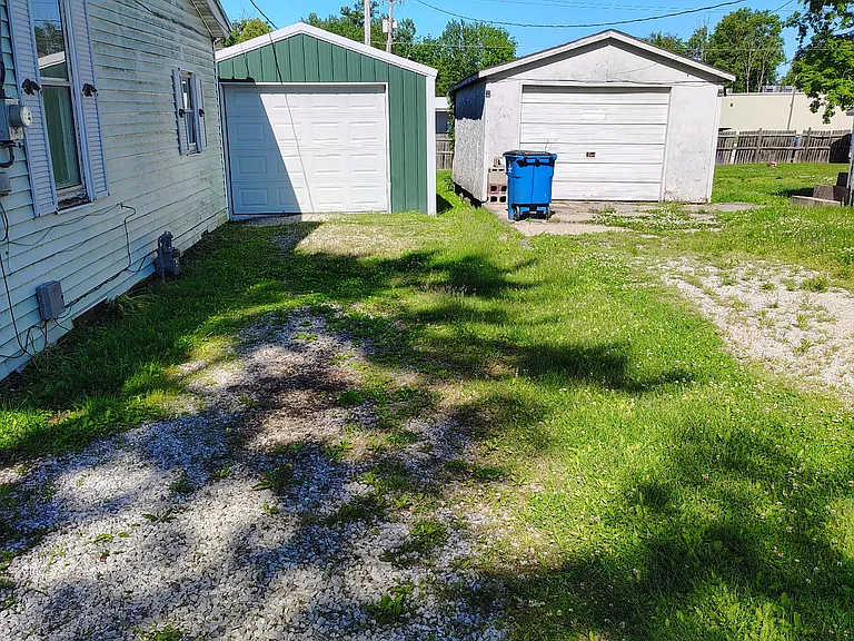 578 S Court St — Photo 17