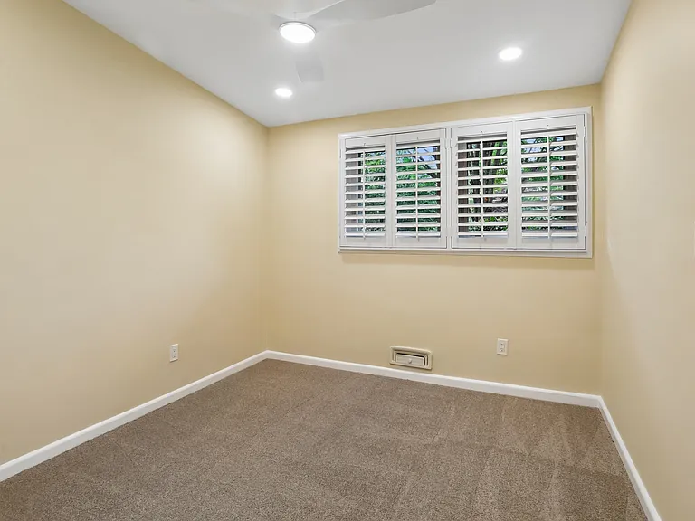 3301 Shirley Ln — Photo 24