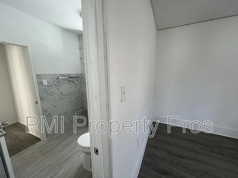 3284 N 30th St — Photo 8
