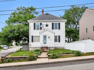 466 Logee St, Woonsocket, RI 02895