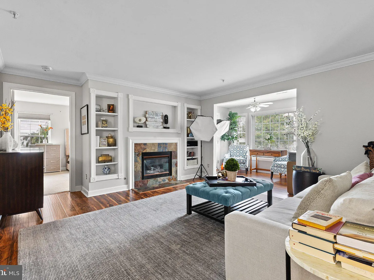 2 bed, 2.0 bath, 1220 sqft, $3,000 — Photo 3