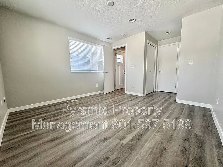 1265 E 5600 S — Photo 10