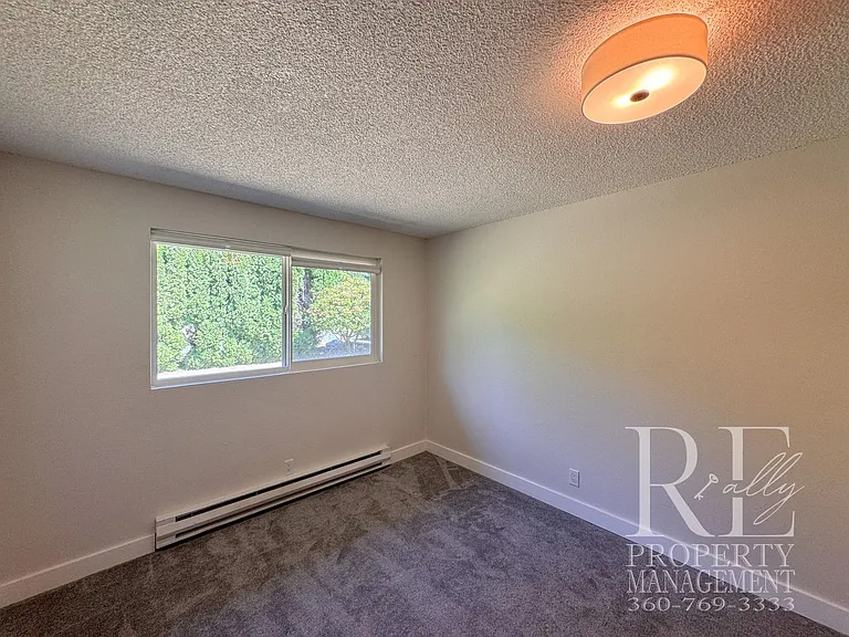 8240 NE Seawind Ave — Photo 13