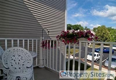 3rd image of 1929 Willings Ln
