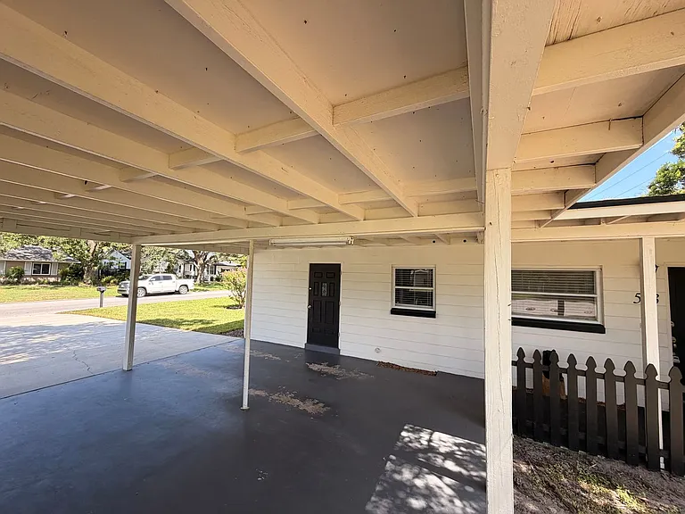 513 Balfour Dr — Photo 4