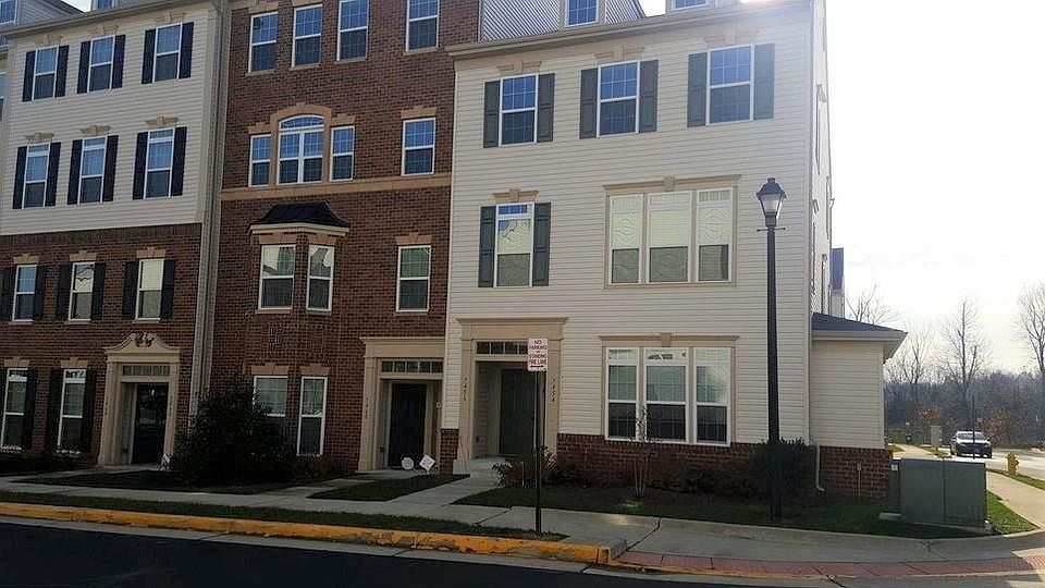 1st image of 7456 Brunson Cir #9R