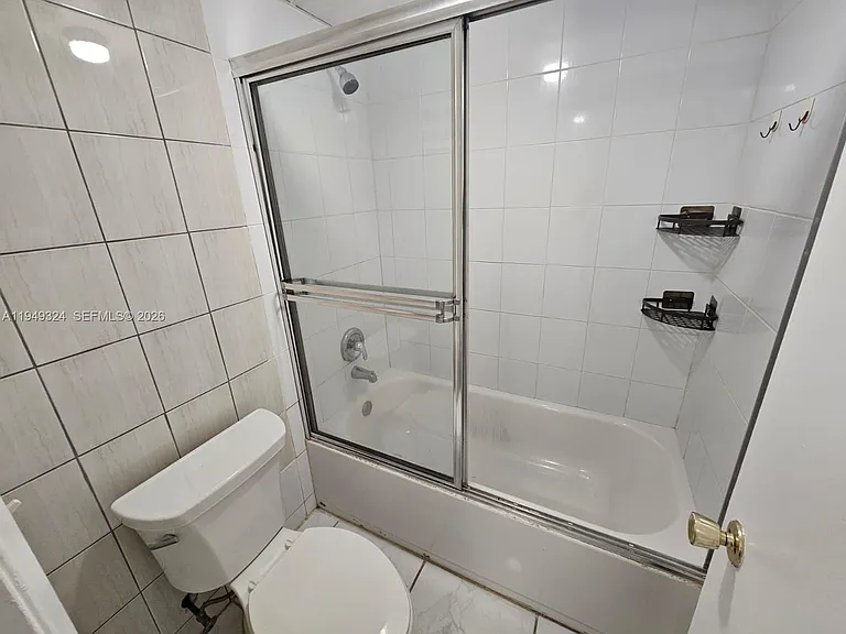 642 NW 13th St #310 — Photo 23