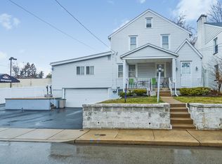3 Haws Ln, Flourtown, PA 19031