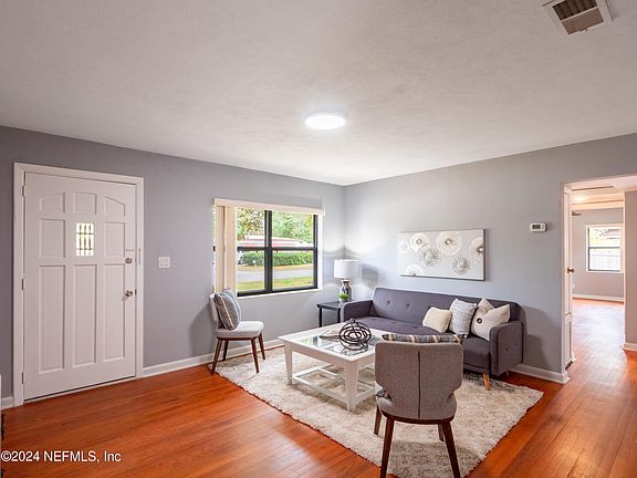 3rd image of 7106 EATON Avenue