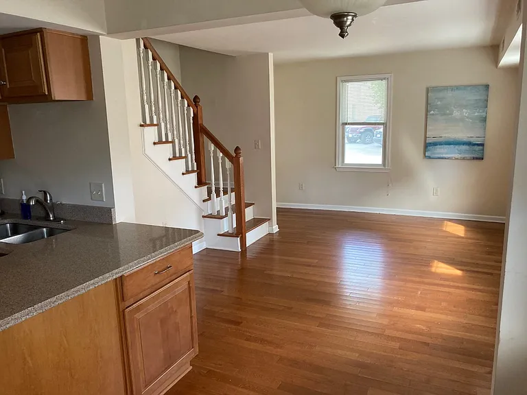 8 West St #1 — Photo 2