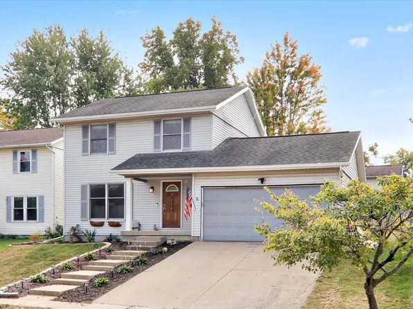 8 Haney Ct, Bloomington, IL 61701