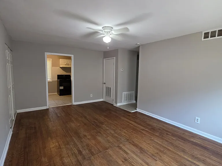1610 Line St #3 — Photo 16