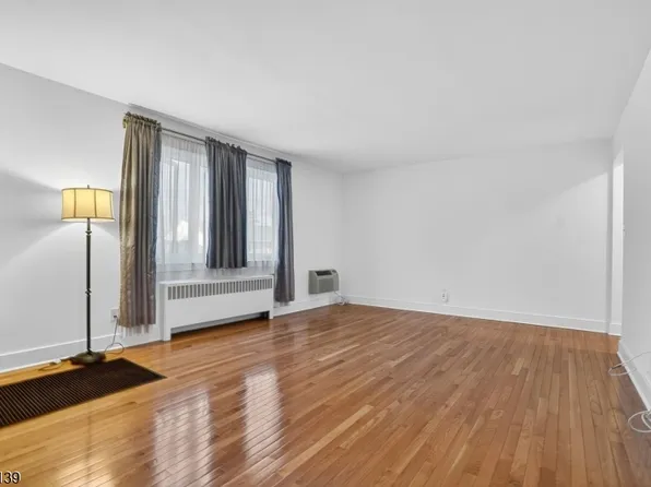 10A Troy Dr BLDG 25 #10A, Springfield Twp., NJ 07081