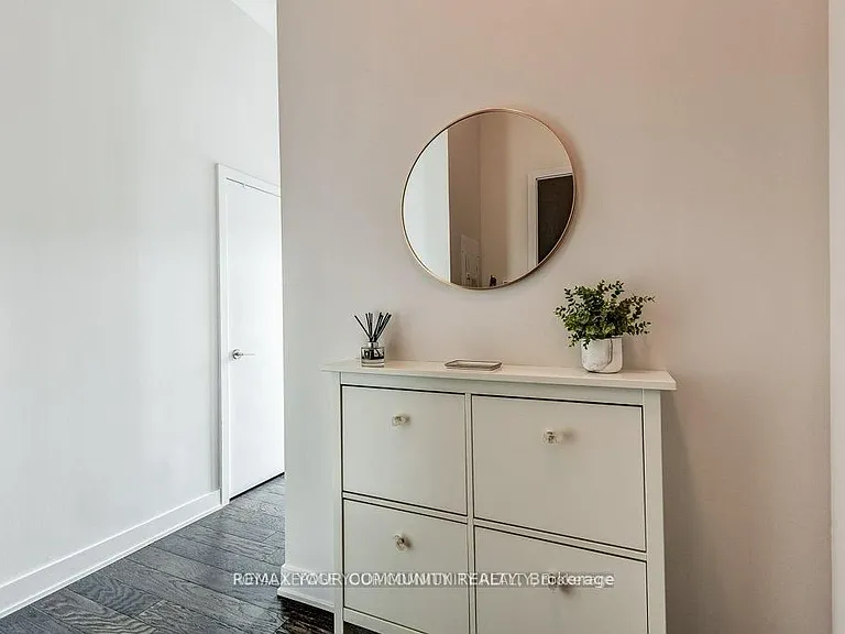 1815 Yonge St #602 — Photo 7